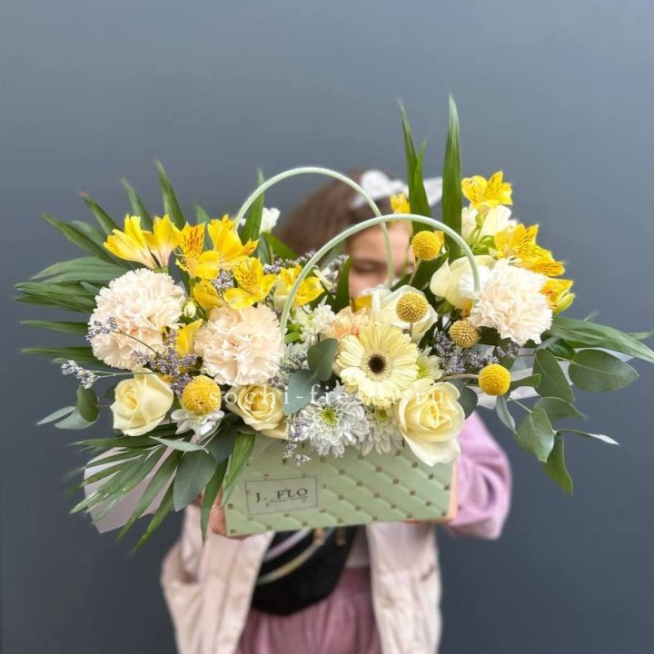 Сумочка с розами "Эпиа" в Комсомольске-на-Амуре