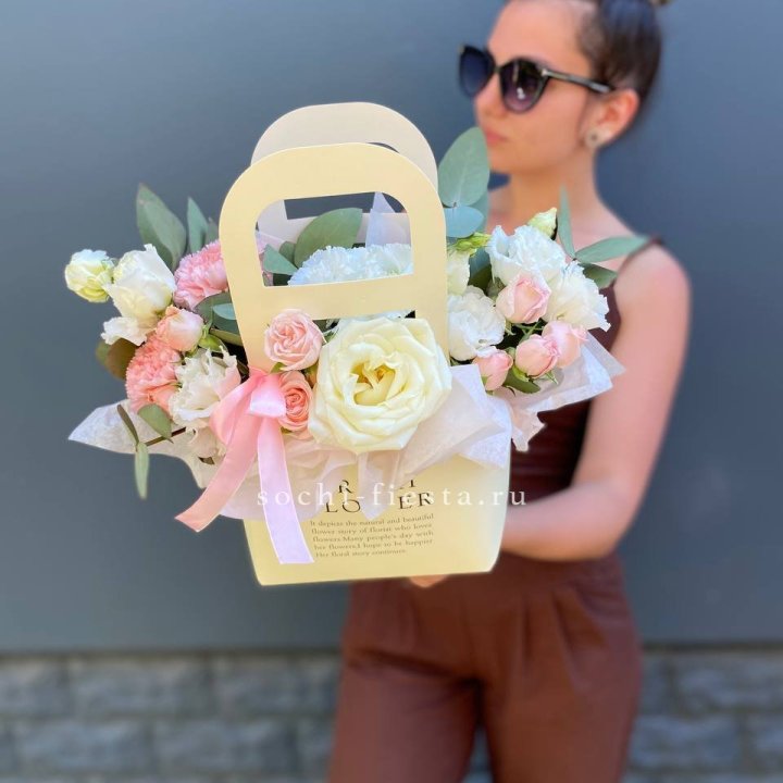 Цветочная сумочка "Рафаэль" в Комсомольске-на-Амуре