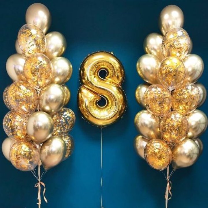 Цифра с фонтанами шаров  в Комсомольске-на-Амуре