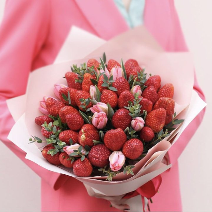 Тюльпаны и клубника в Комсомольске-на-Амуре