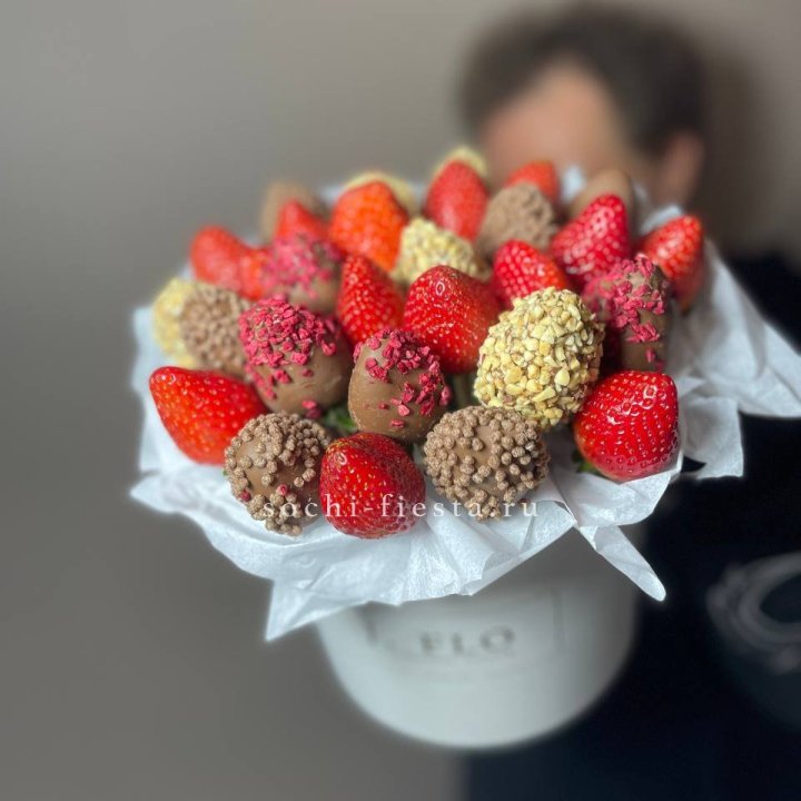 Клубника в боксе 30 ягод в Комсомольске-на-Амуре