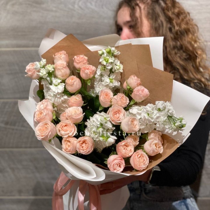 Букет бомбасти и маттиола в Комсомольске-на-Амуре