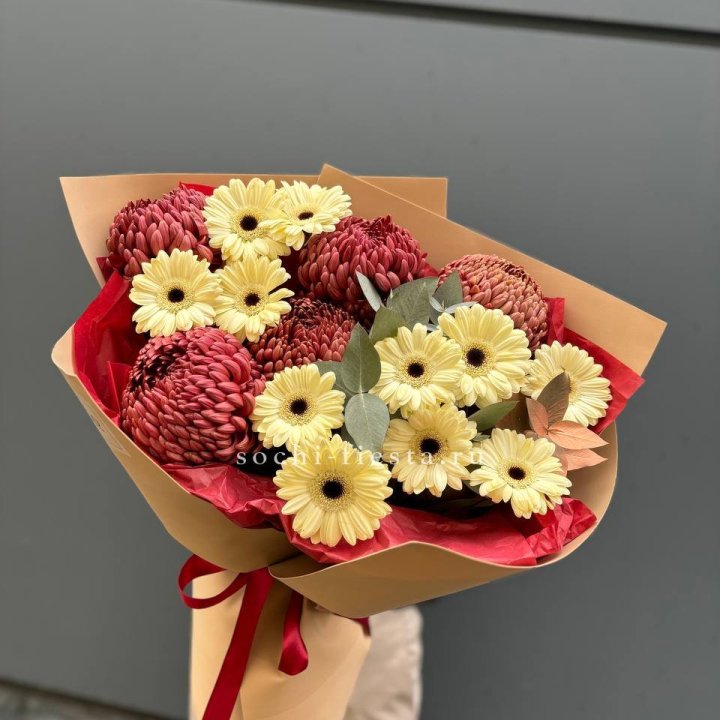 Букет гербер и хризантем Бигуди в Комсомольске-на-Амуре