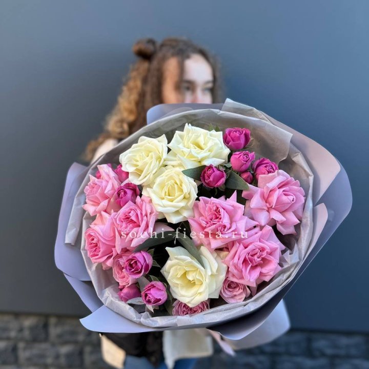 Букет французских и пионовидных роз в Комсомольске-на-Амуре