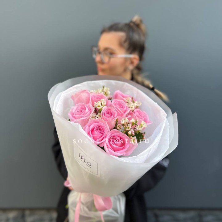 Букет розовых роз  в Комсомольске-на-Амуре