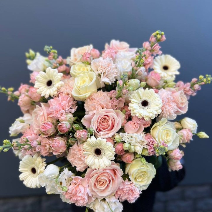 Авторский букет "Нежный" в Комсомольске-на-Амуре