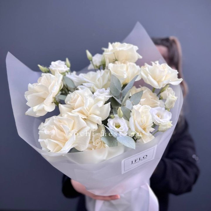 Букет французских роз и эустомы  в Комсомольске-на-Амуре