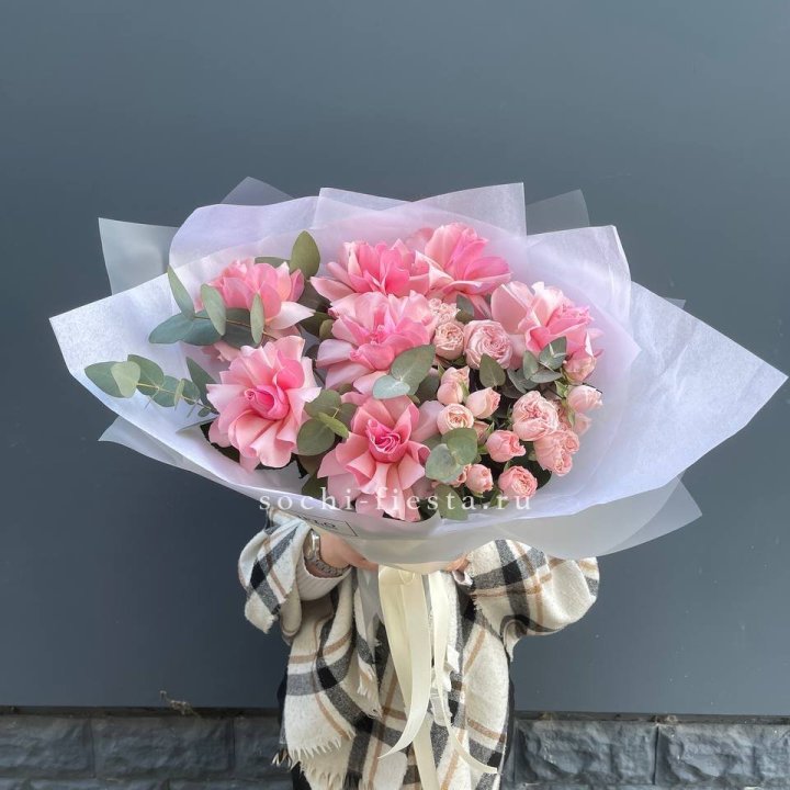 Букет французских и пионовидных роз  в Комсомольске-на-Амуре