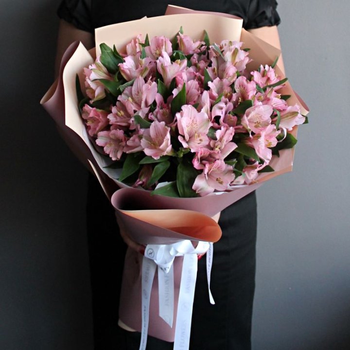 Букет розовых альстромерий в Комсомольске-на-Амуре