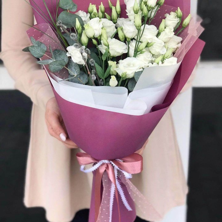 Эустомы с эвкалиптом в Комсомольске-на-Амуре