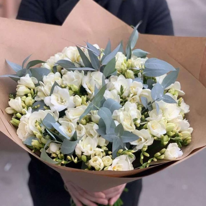 51 фрезия с эвкалиптом в Комсомольске-на-Амуре