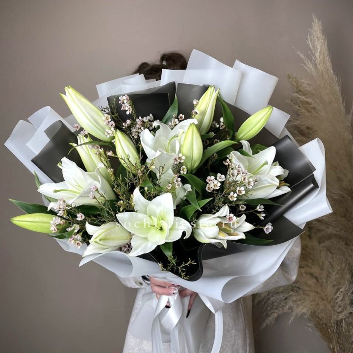 Букет лилий Снежная королева в Комсомольске-на-Амуре