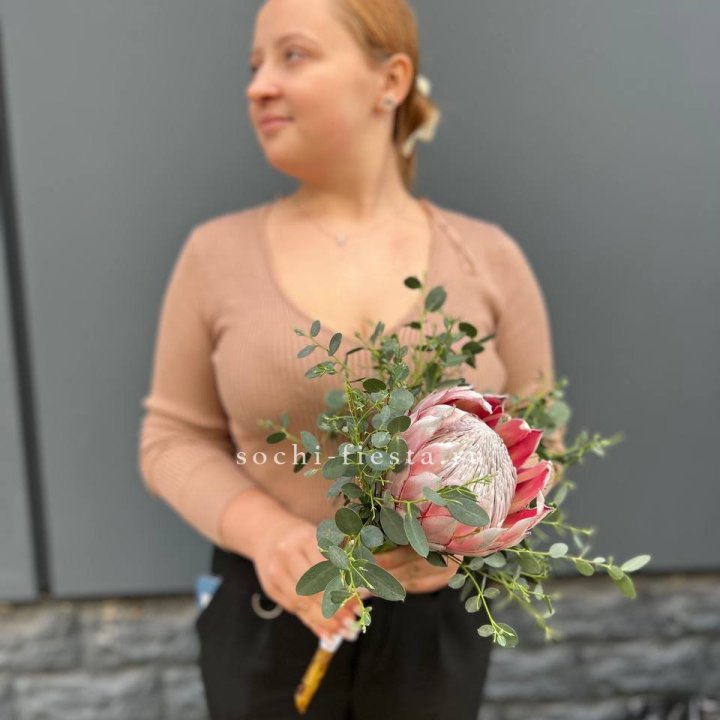 Свадебный букет "Протея" в Комсомольске-на-Амуре