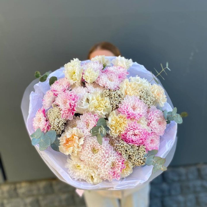 Букет из стойких цветов  в Комсомольске-на-Амуре