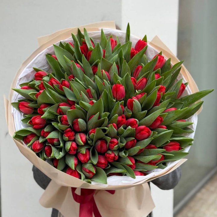 101 красный тюльпан в Комсомольске-на-Амуре