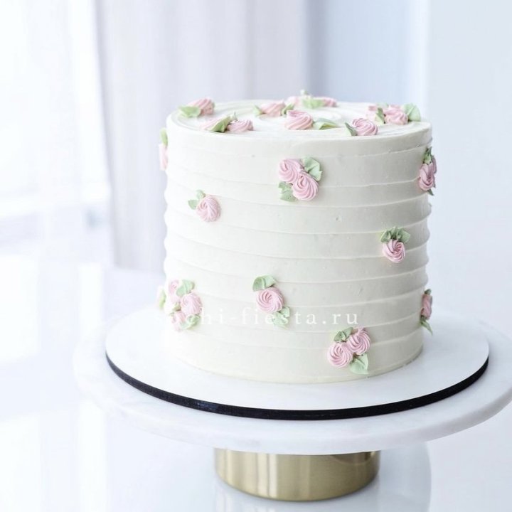 Торт "Розы в снегу" в Комсомольске-на-Амуре