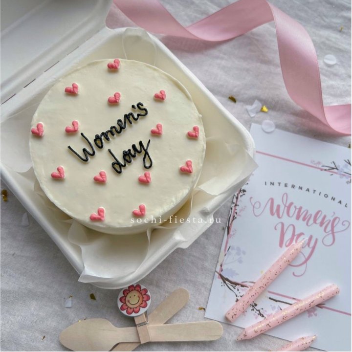 Бенто-торт "Дорогим женщинам"  в Комсомольске-на-Амуре