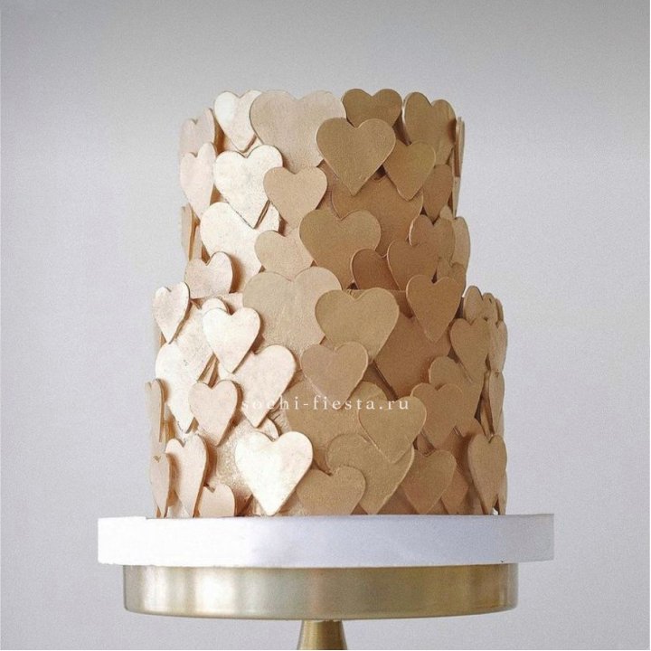Торт "Hearts" gold в Комсомольске-на-Амуре