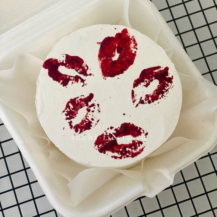 Бенто-торт "Поцелуй" в Комсомольске-на-Амуре