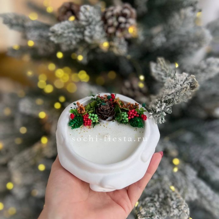 Свеча ароматическая в гипсе Руки с шишкой в Комсомольске-на-Амуре