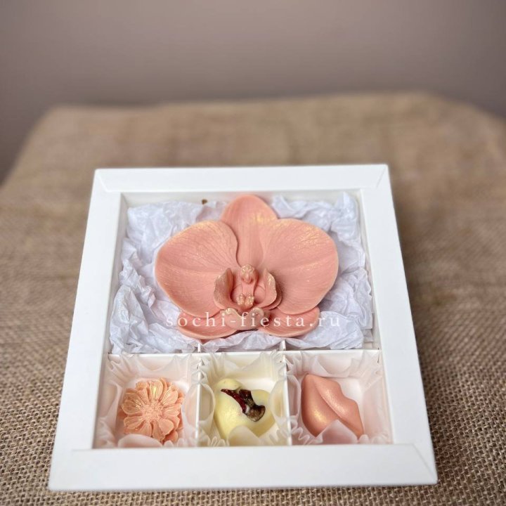 Конфеты из шоколада с Орхидеей в Комсомольске-на-Амуре