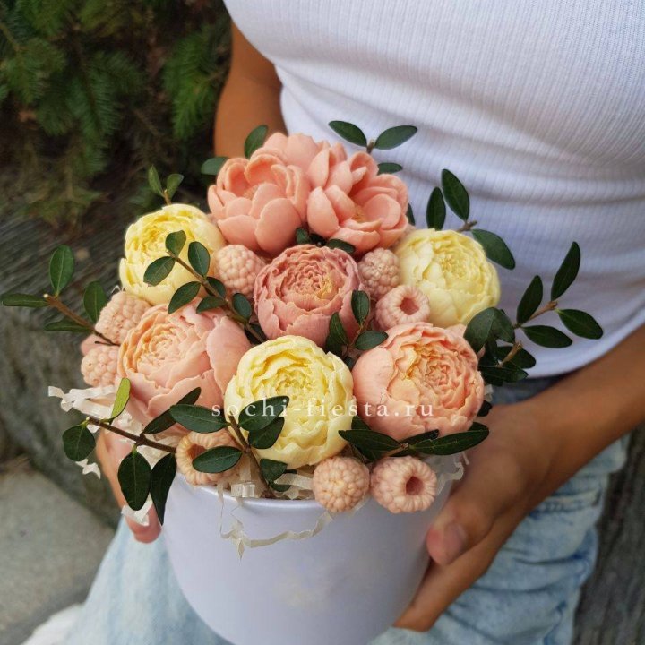 Шоколадный букет с ягодами в Комсомольске-на-Амуре