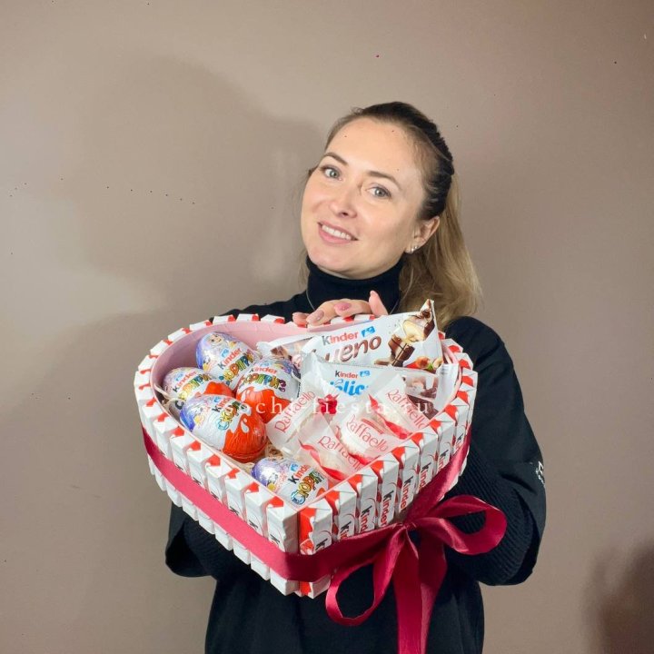 Подарочный набор сердце с Киндерами в Комсомольске-на-Амуре