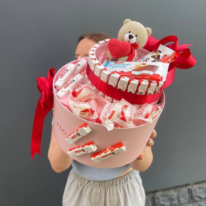 Бокс киндерами и раффаэлло 2 в Комсомольске-на-Амуре