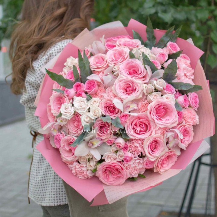 Дизайнерский букет "Барби" в Комсомольске-на-Амуре