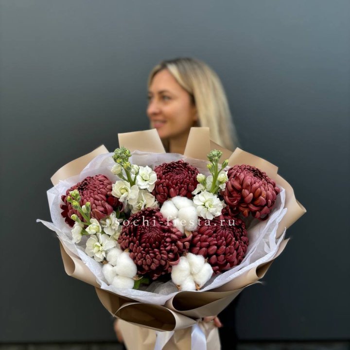 Хризантемы с маттиолой в Комсомольске-на-Амуре