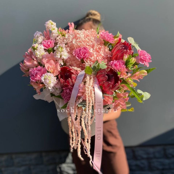 Коробка с цветами "Камикадзе" в Комсомольске-на-Амуре