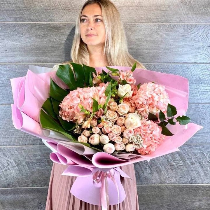 Дизайнерский букет "Валенсия-2" в Комсомольске-на-Амуре