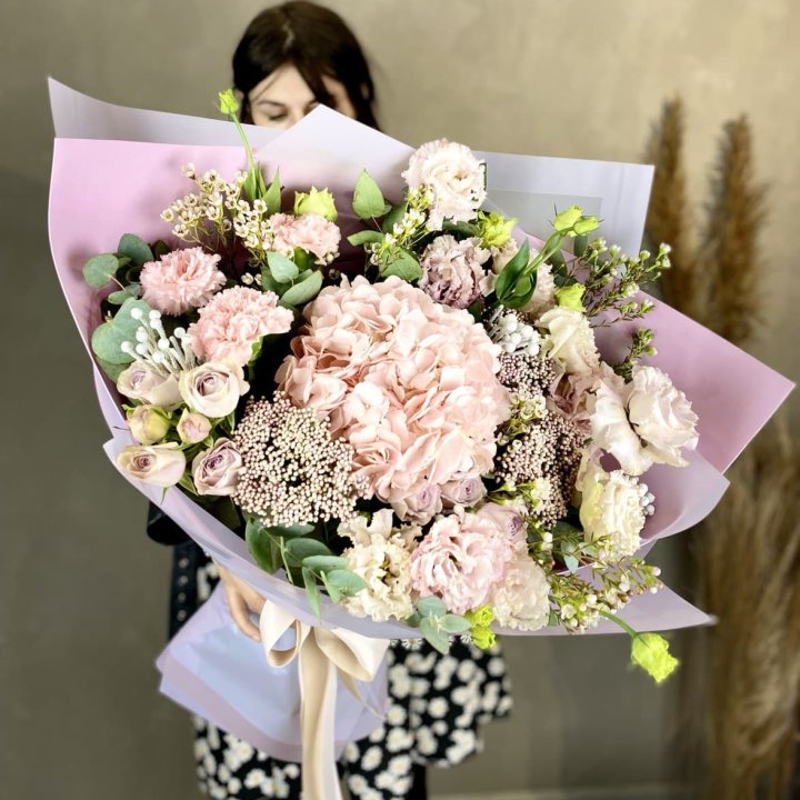 Дизайнерский букет "Трели кримс" в Комсомольске-на-Амуре