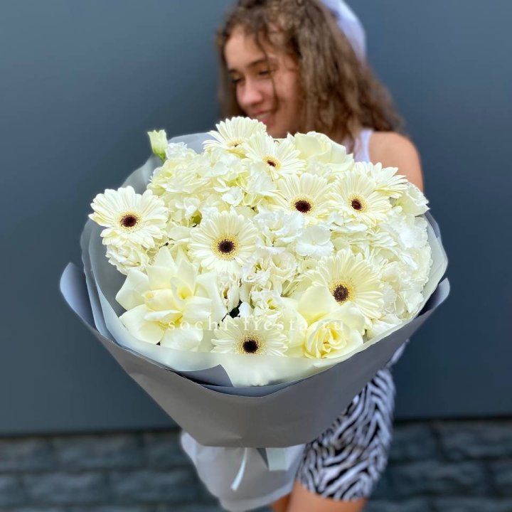  Букет "Вайт люксур" в Комсомольске-на-Амуре