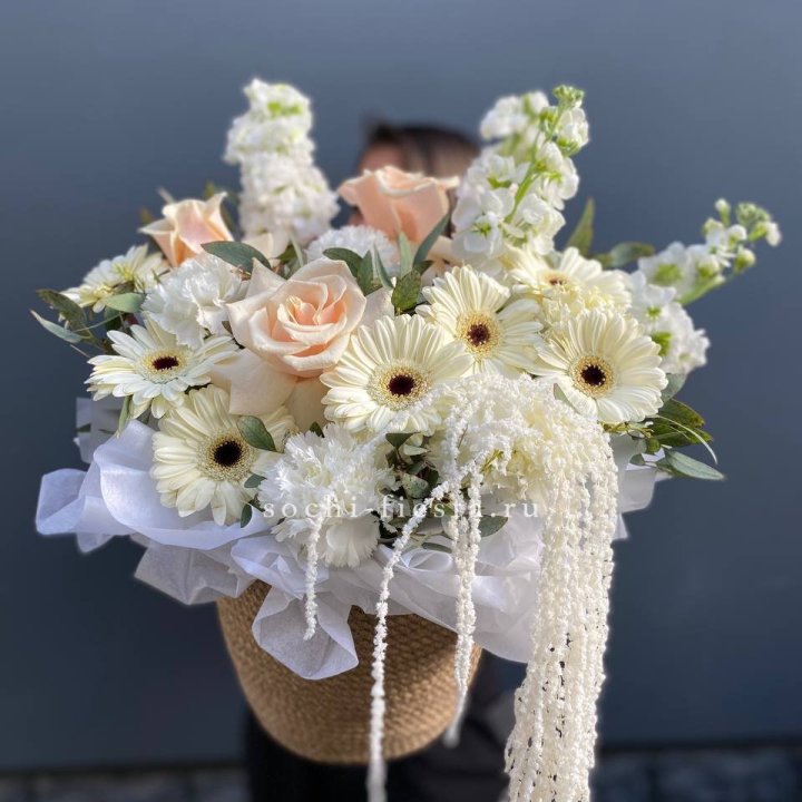 Цветы в джутовом кашпо "Валери" в Комсомольске-на-Амуре