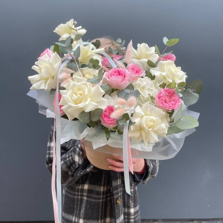 Кашпо с розами в Комсомольске-на-Амуре