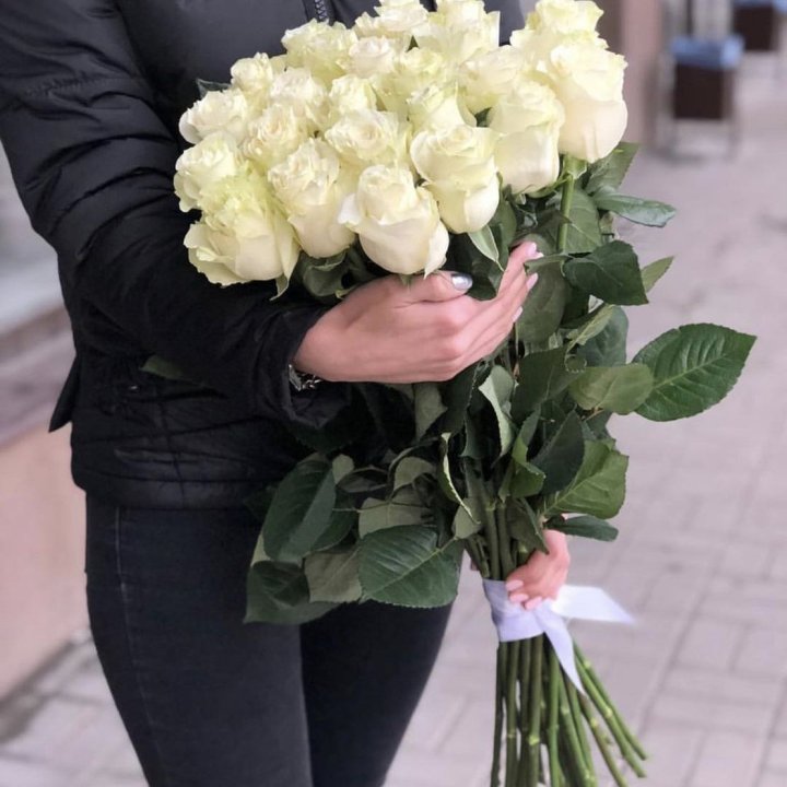 Голландские розы белые в Комсомольске-на-Амуре