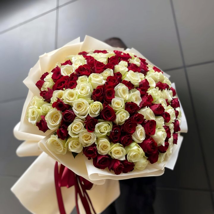 101 высокая импортная роза  в Комсомольске-на-Амуре