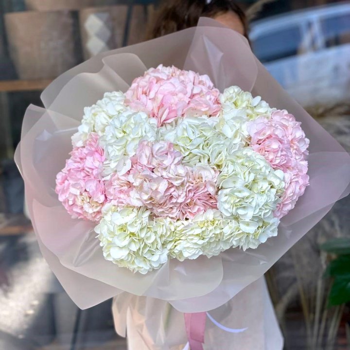 Букет гортензий № 3 с доставкой в Комсомольске-на-Амуре