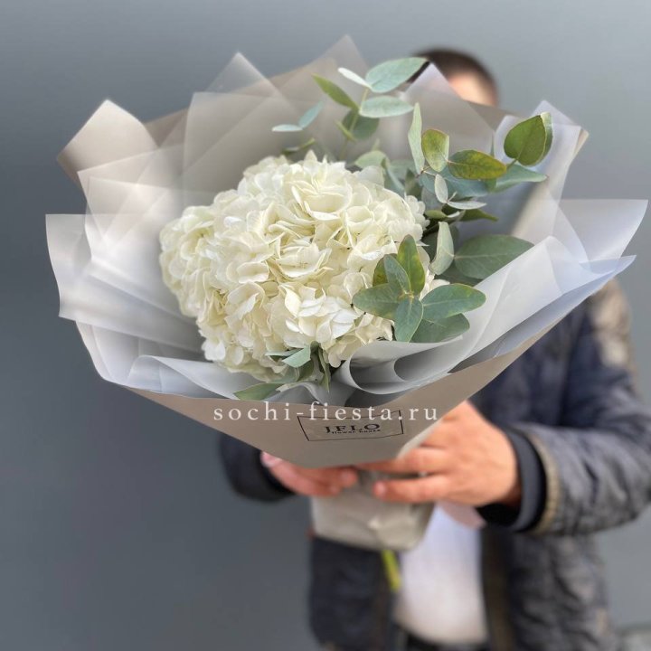  Букет  из белой гортензии в Комсомольске-на-Амуре
