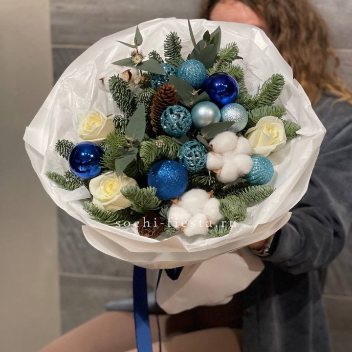 Новогодний букет "Синий иней" в Комсомольске-на-Амуре