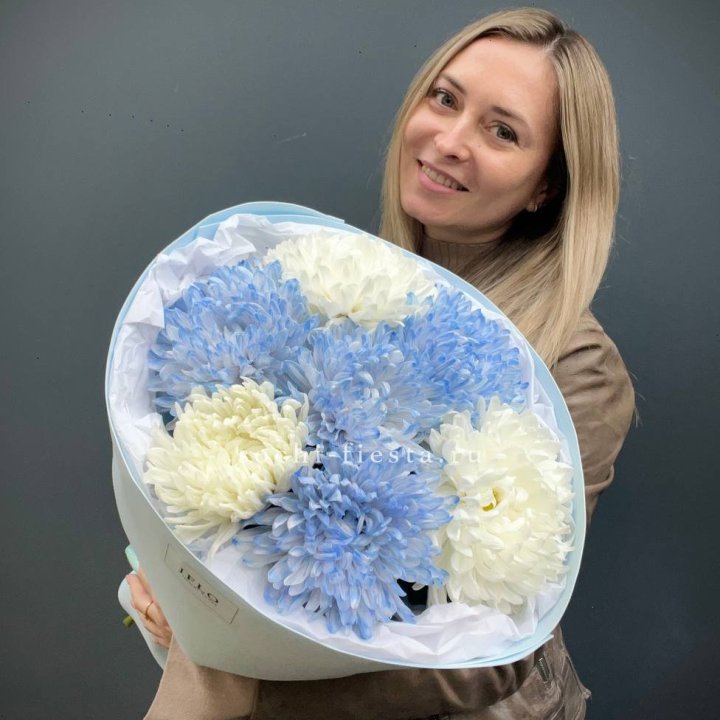 Букет из 7 хризантем  в Комсомольске-на-Амуре