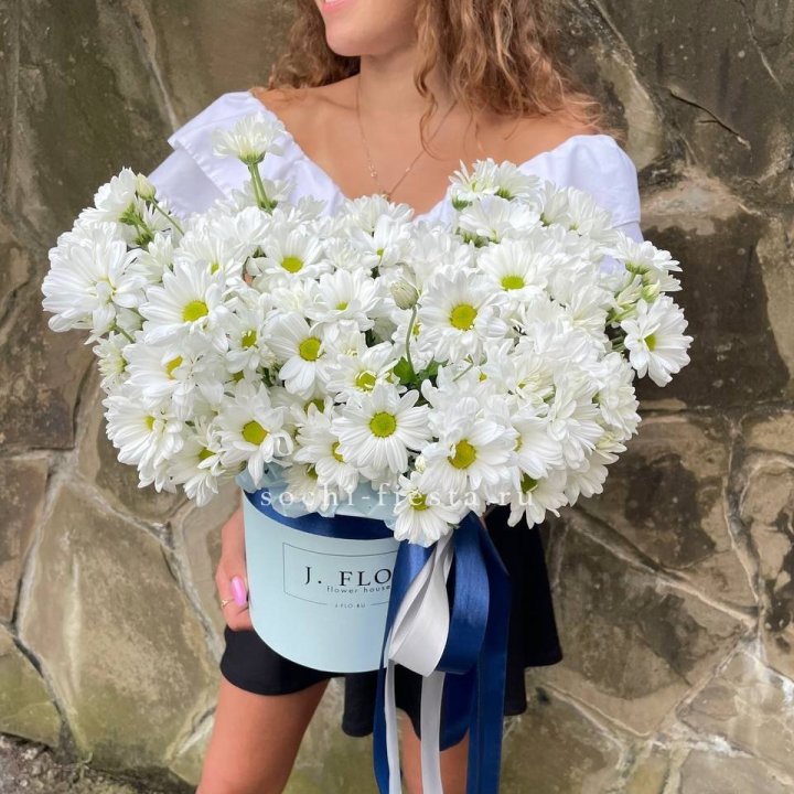 Коробка с хризантемами №2 в Комсомольске-на-Амуре