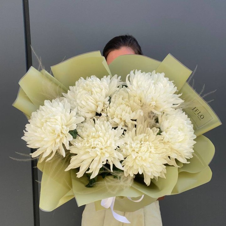 Букет одноголовых хризантем  в Комсомольске-на-Амуре