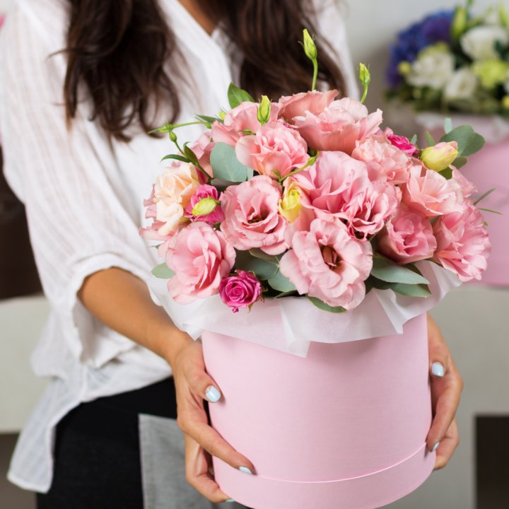 Эустома в шляпной коробке в Комсомольске-на-Амуре