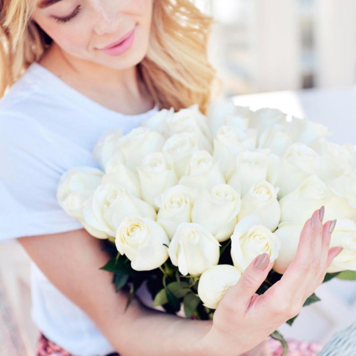 Букет высоких роз "Облака" в Комсомольске-на-Амуре