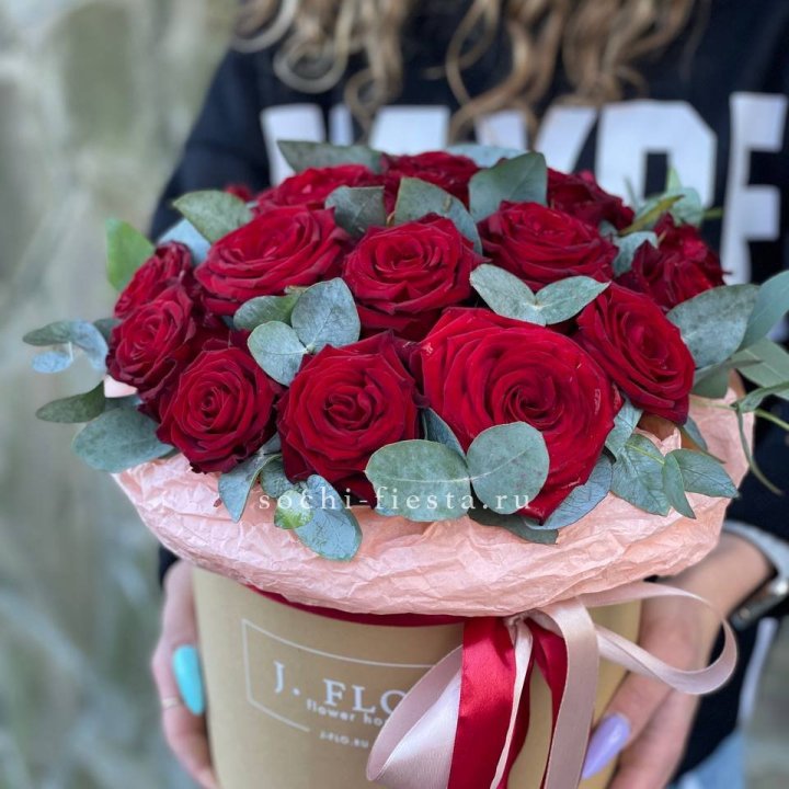 21 Красная роза в боксе №1 в Комсомольске-на-Амуре