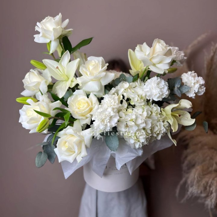 Цветочный бокс "Вайт дримс" в Комсомольске-на-Амуре