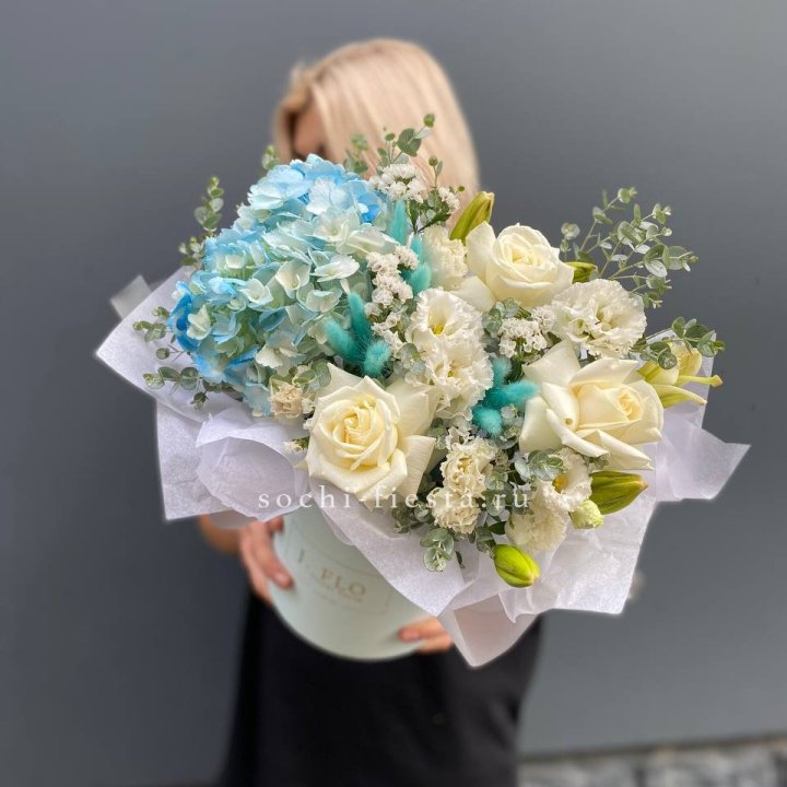 Цилиндр в голубых оттенках №1 в Комсомольске-на-Амуре