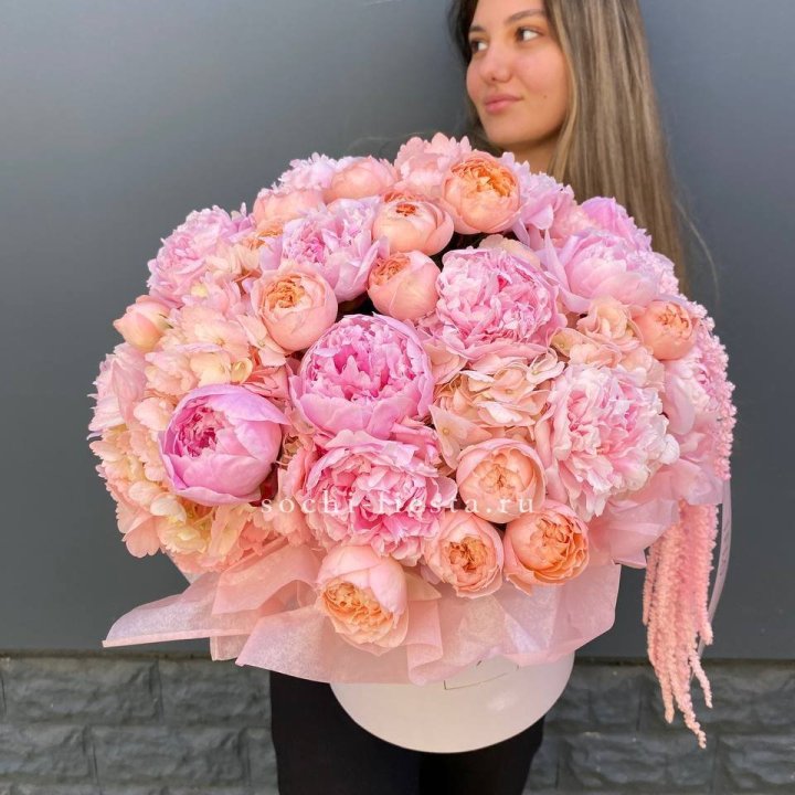 Коробка с пионами "Дабл фловер" в Комсомольске-на-Амуре